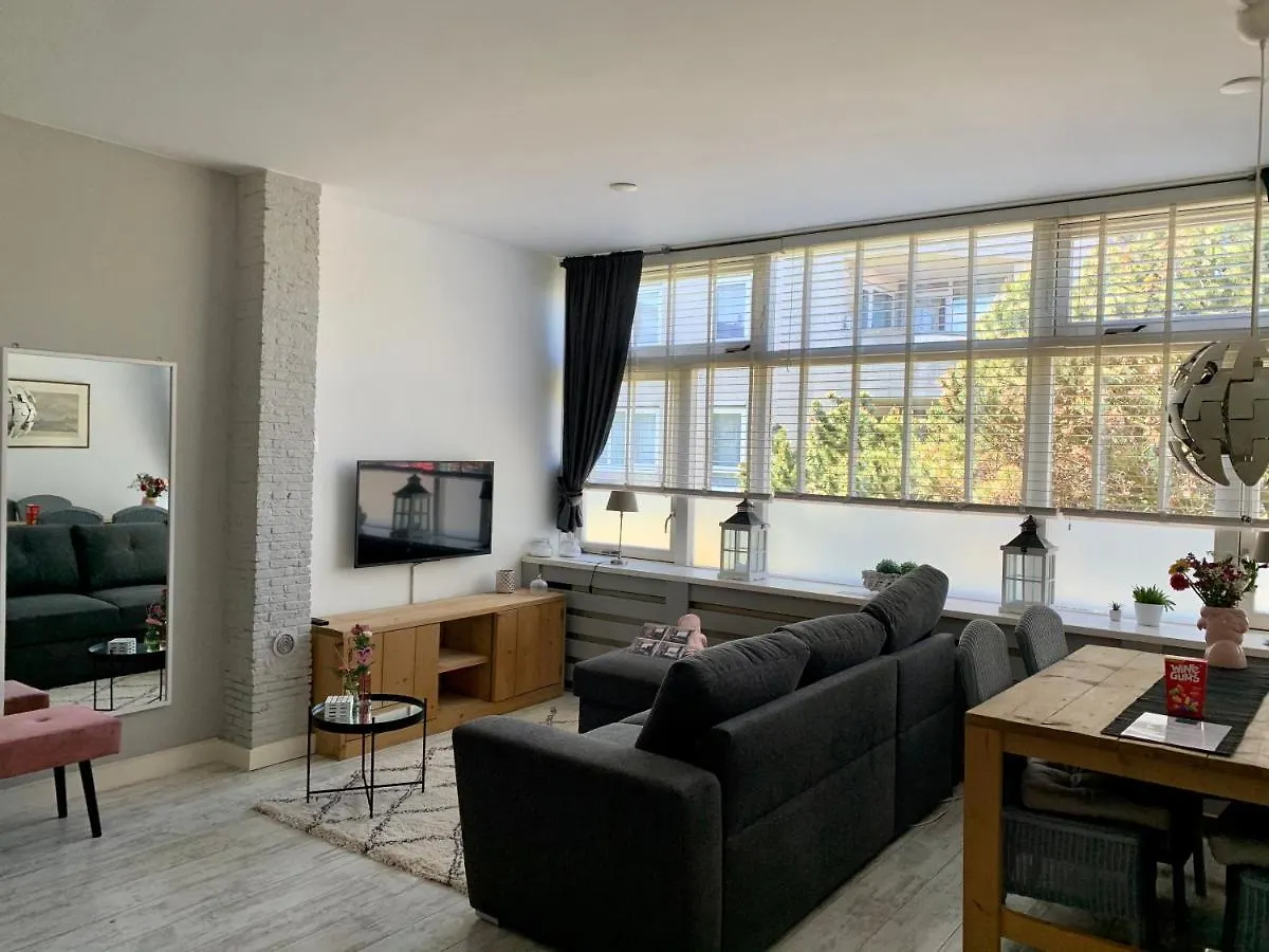 Amsterdam Beach Apartment 2, Private Garden Zandvoort